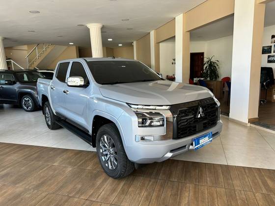 MITSUBISHI L200 TRITON 2.4 16V TURBO DIESEL SPORT HPE CD 4P 4X4 AUTOMÁTICO